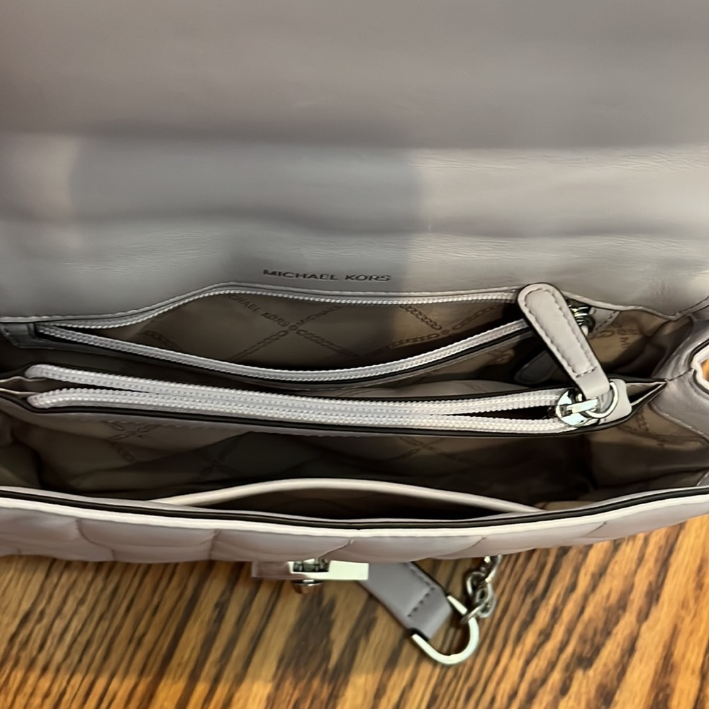 Michael Kors purse - Picture 7 of 11